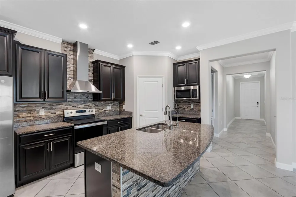 9730 IVORY DRIVE Ruskin, FL 33573