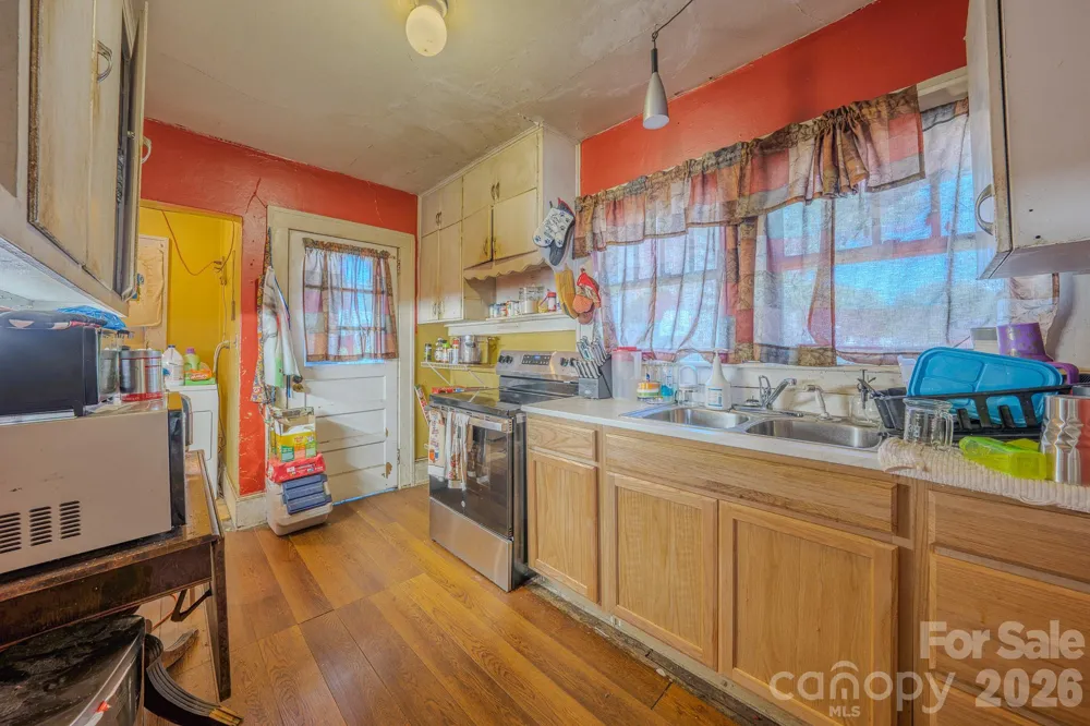 24 Timothy Street Asheville, NC 28801