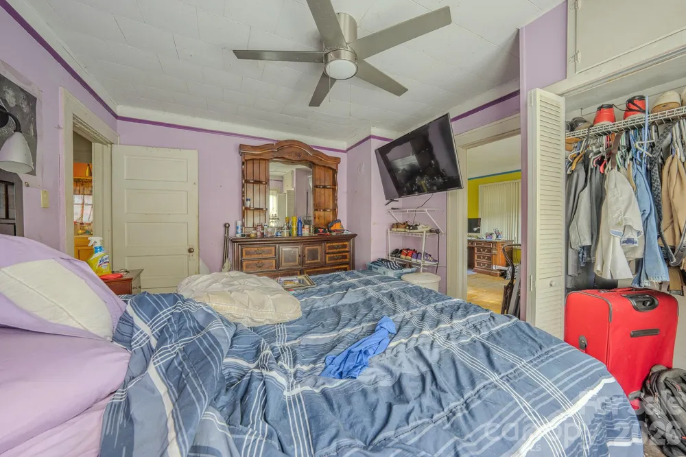 24 Timothy Street Asheville, NC 28801