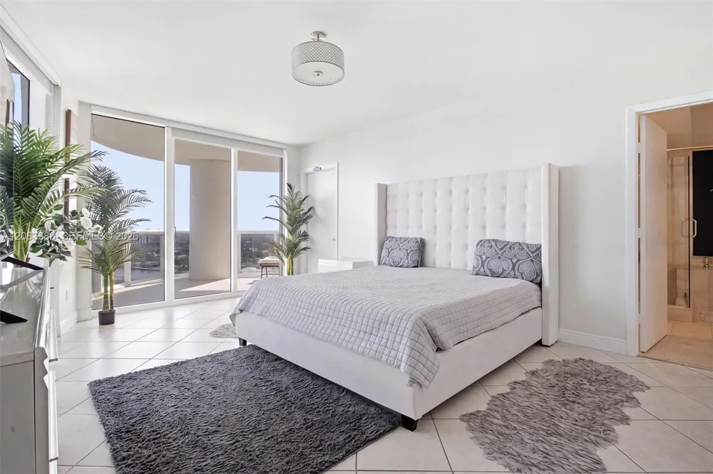 1850 S Ocean Dr #2305 Hallandale Beach, FL 33009