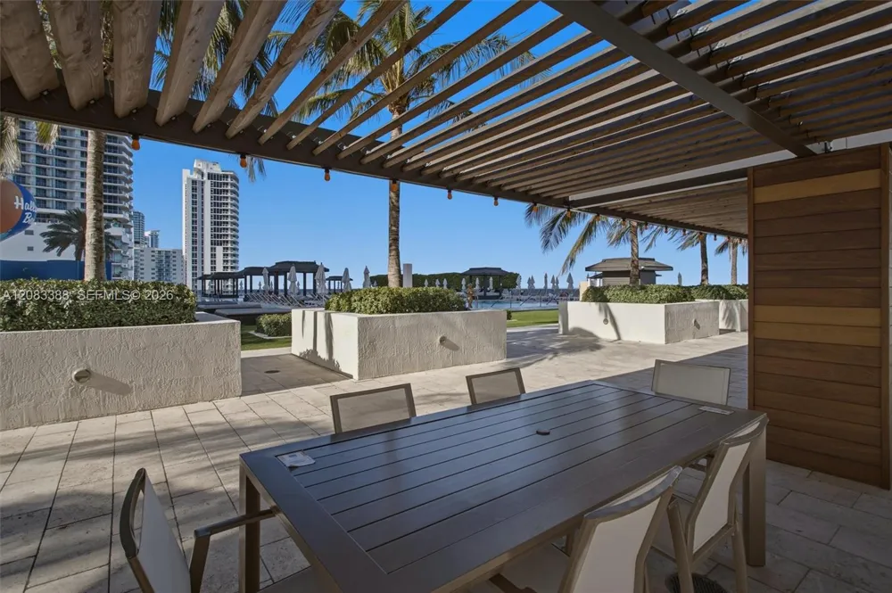 1850 S Ocean Dr #2305 Hallandale Beach, FL 33009