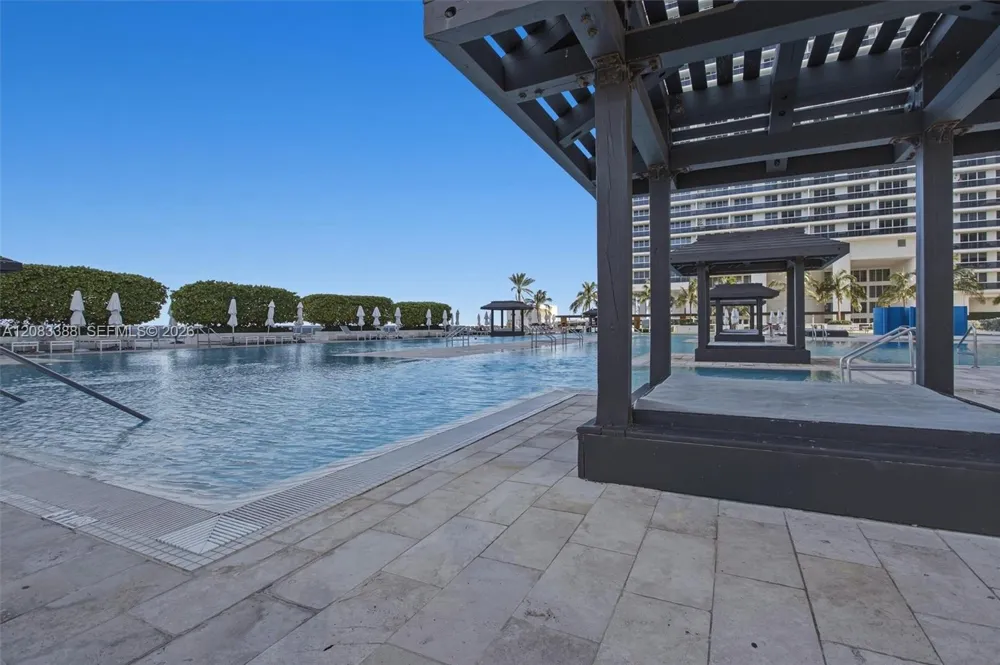 1850 S Ocean Dr #2305 Hallandale Beach, FL 33009