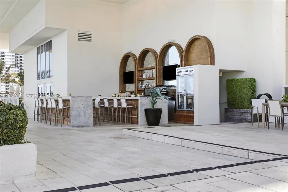 1850 S Ocean Dr #2305 Hallandale Beach, FL 33009