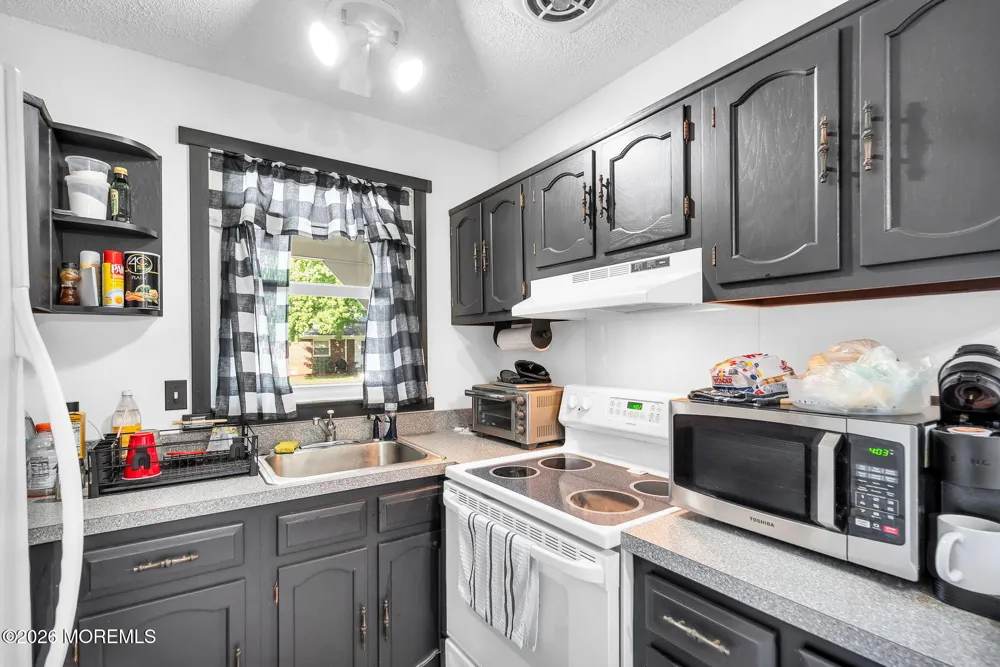 1 Hale Lane Whiting, NJ 08759