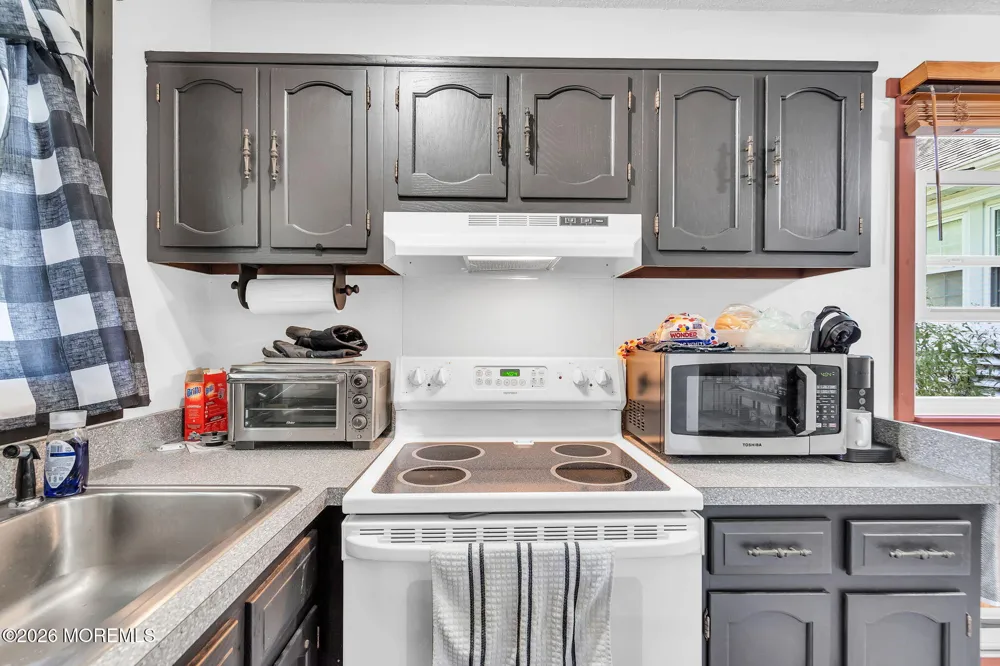 1 Hale Lane Whiting, NJ 08759