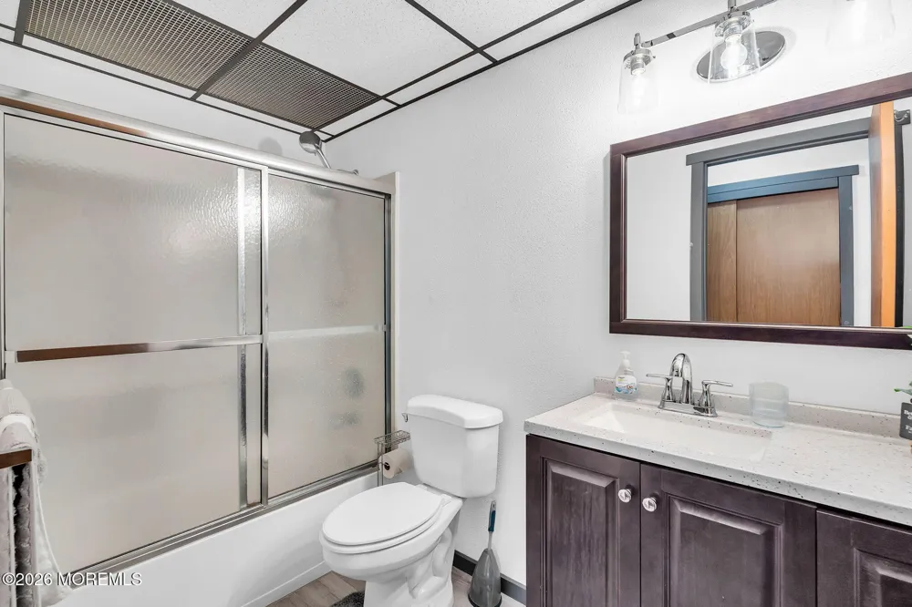1 Hale Lane Whiting, NJ 08759