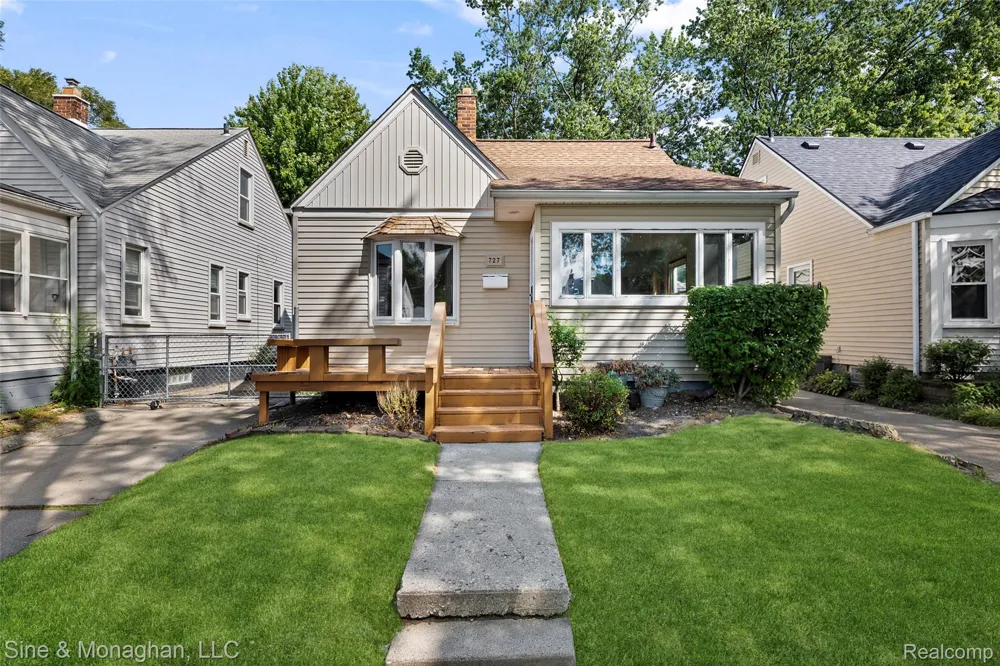 727 Wordsworth Street Ferndale City, MI 48220
