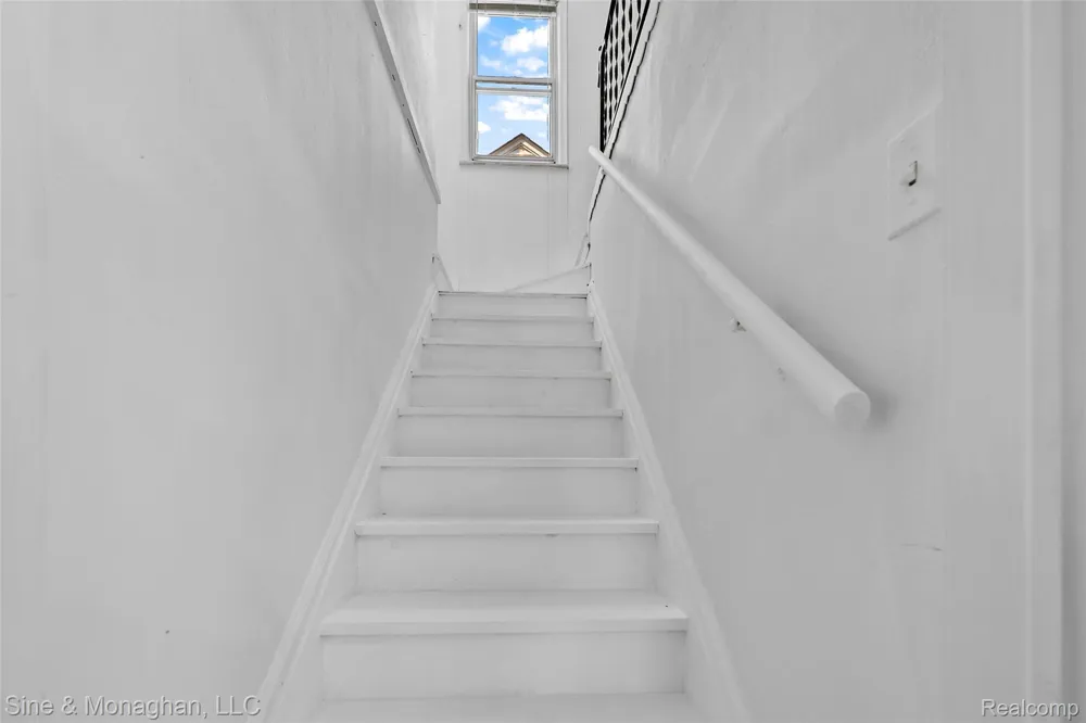 727 Wordsworth Street Ferndale City, MI 48220