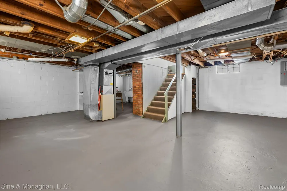 727 Wordsworth Street Ferndale City, MI 48220