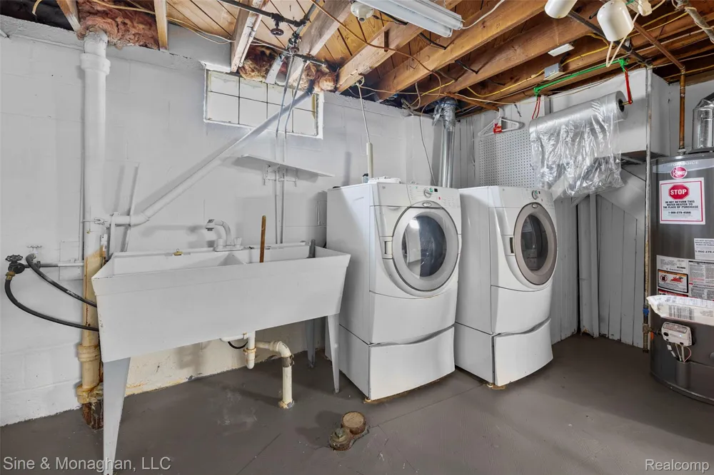 727 Wordsworth Street Ferndale City, MI 48220
