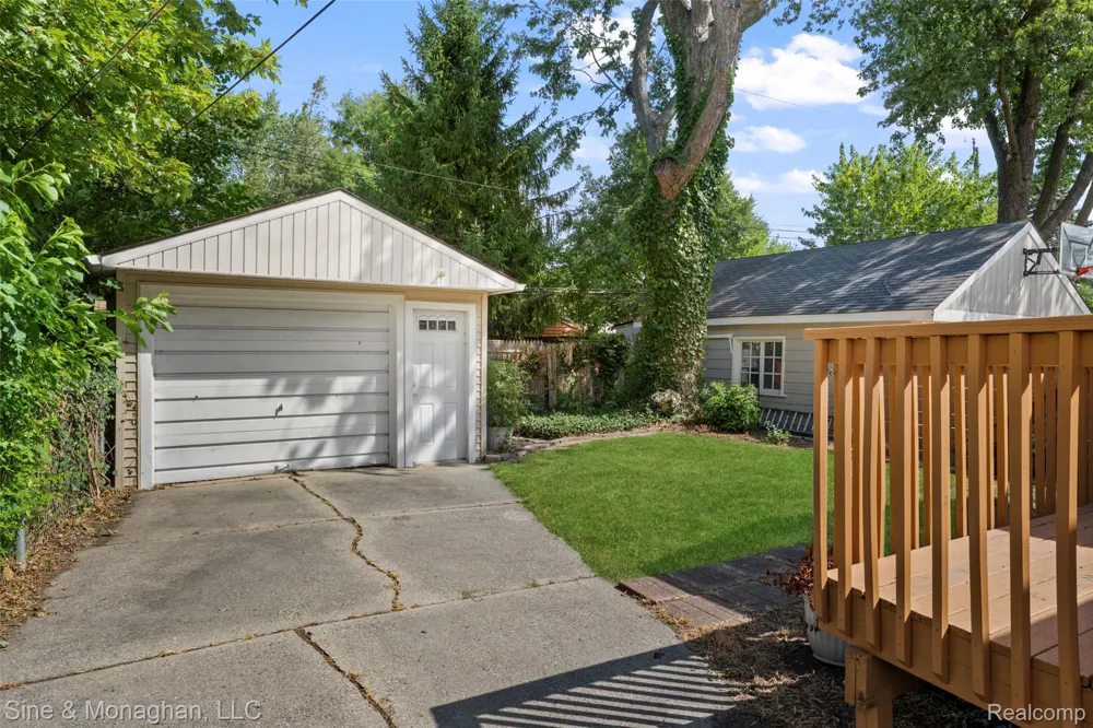 727 Wordsworth Street Ferndale City, MI 48220