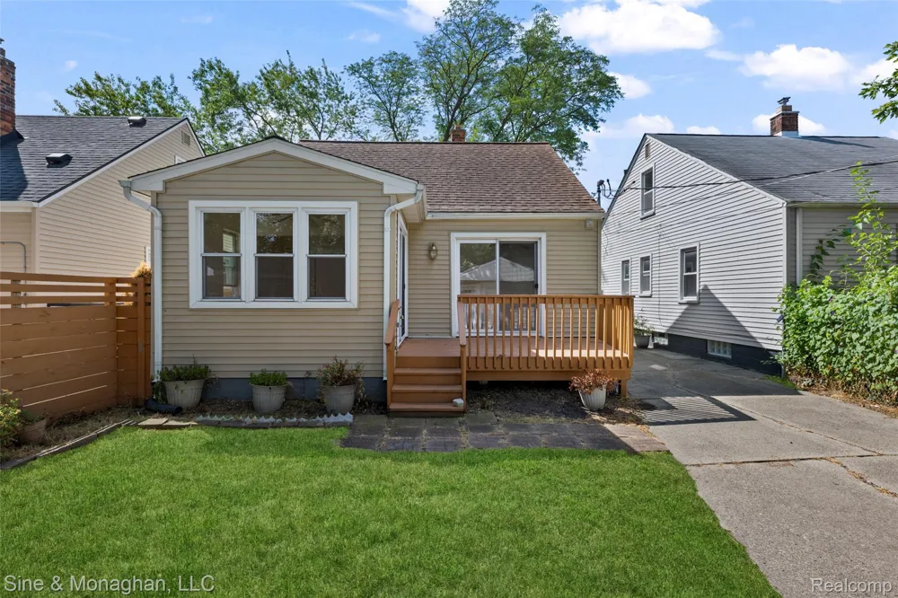 727 Wordsworth Street Ferndale City, MI 48220