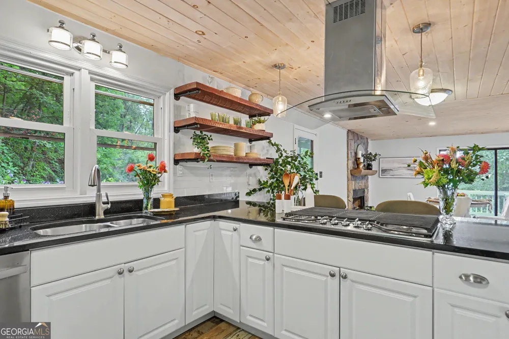 931 Timber Bluff DR Clayton, GA 30525