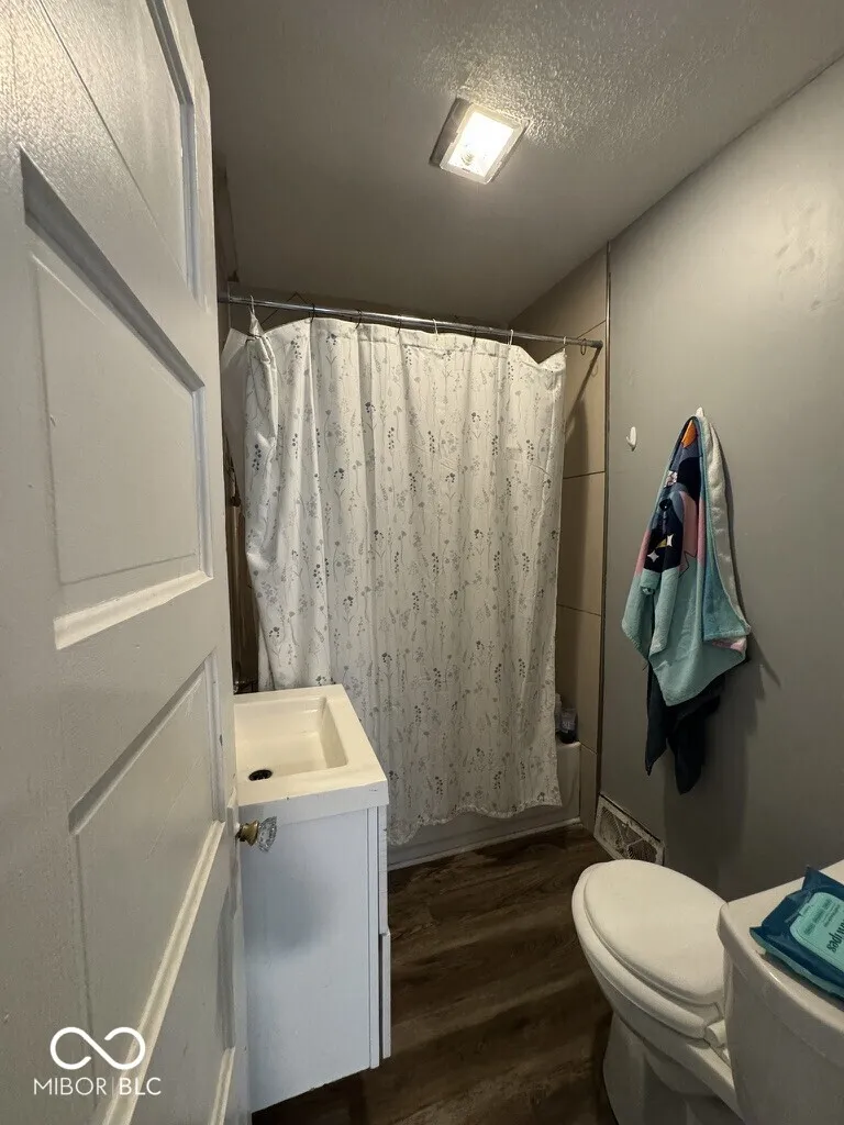2103 S Burlington Drive Muncie, IN 47302
