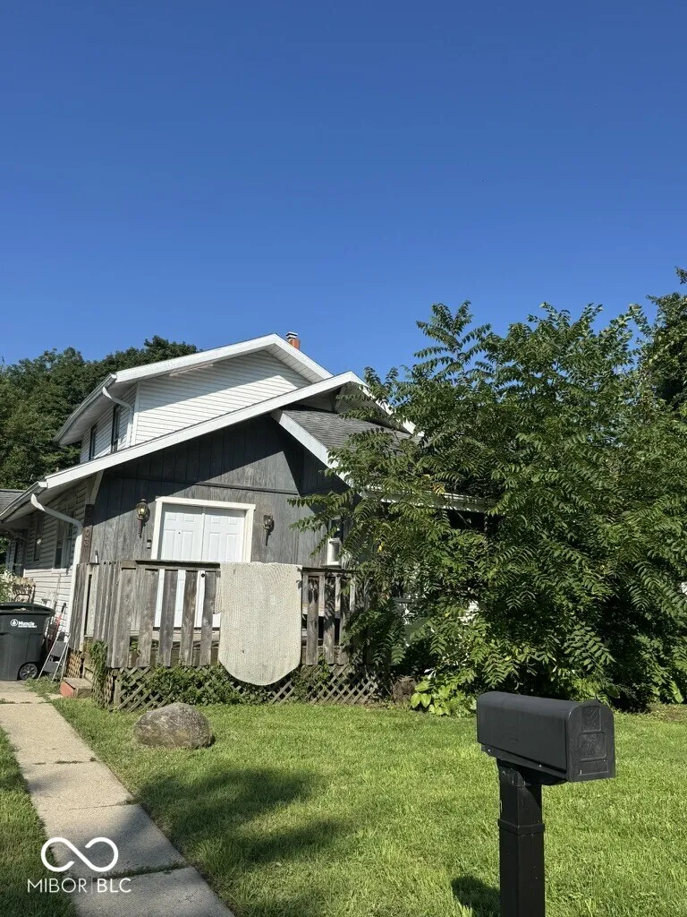 2103 S Burlington Drive Muncie, IN 47302
