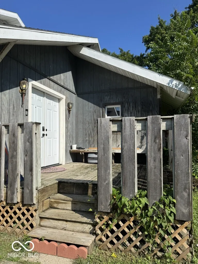 2103 S Burlington Drive Muncie, IN 47302
