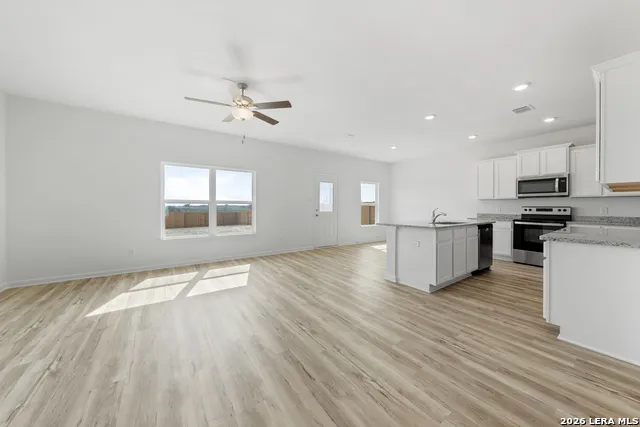 16174 Farmer Lytle, TX 78052