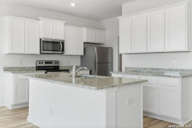 16174 Farmer Lytle, TX 78052