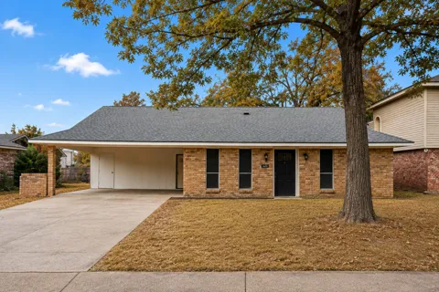 945 Lakewood Drive