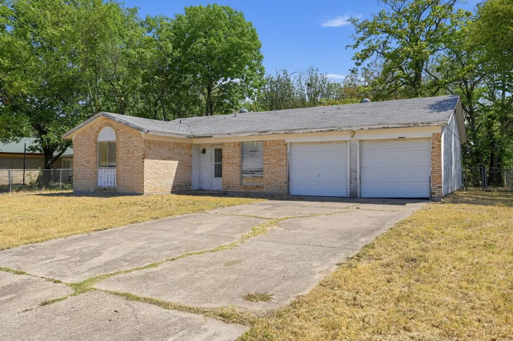 4604 Navajo Trail Balch Springs, TX 75180