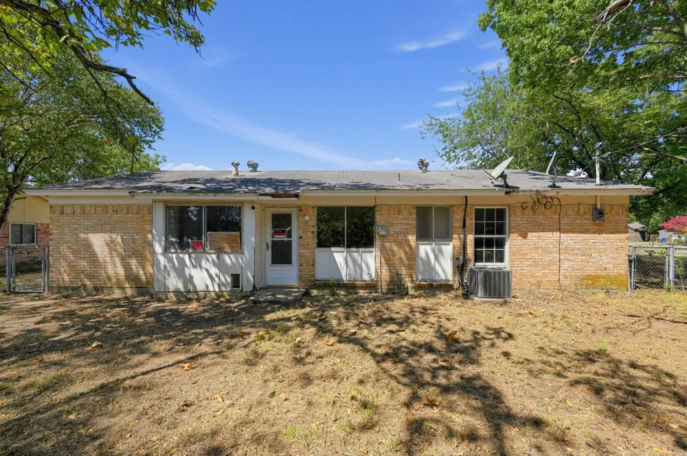 4604 Navajo Trail Balch Springs, TX 75180