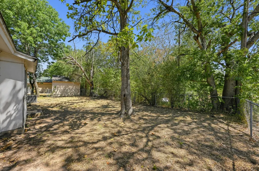 4604 Navajo Trail Balch Springs, TX 75180