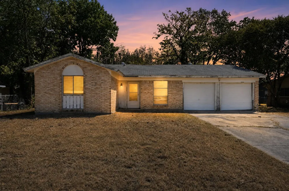 4604 Navajo Trail Balch Springs, TX 75180