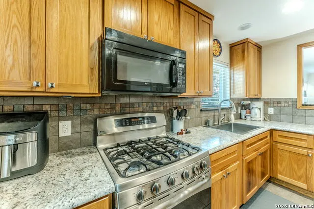 1618 NEW BOND ST San Antonio, TX 78231