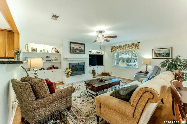 1618 NEW BOND ST San Antonio, TX 78231