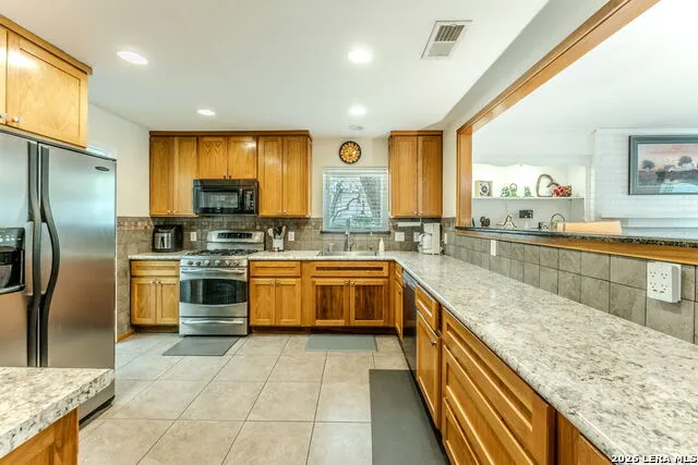 1618 NEW BOND ST San Antonio, TX 78231