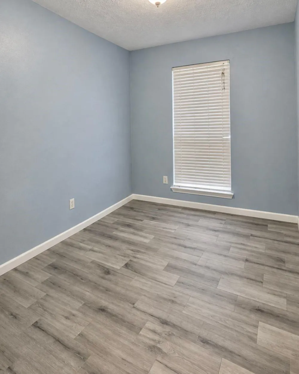 1203 Pacific Street Conroe, TX 77301
