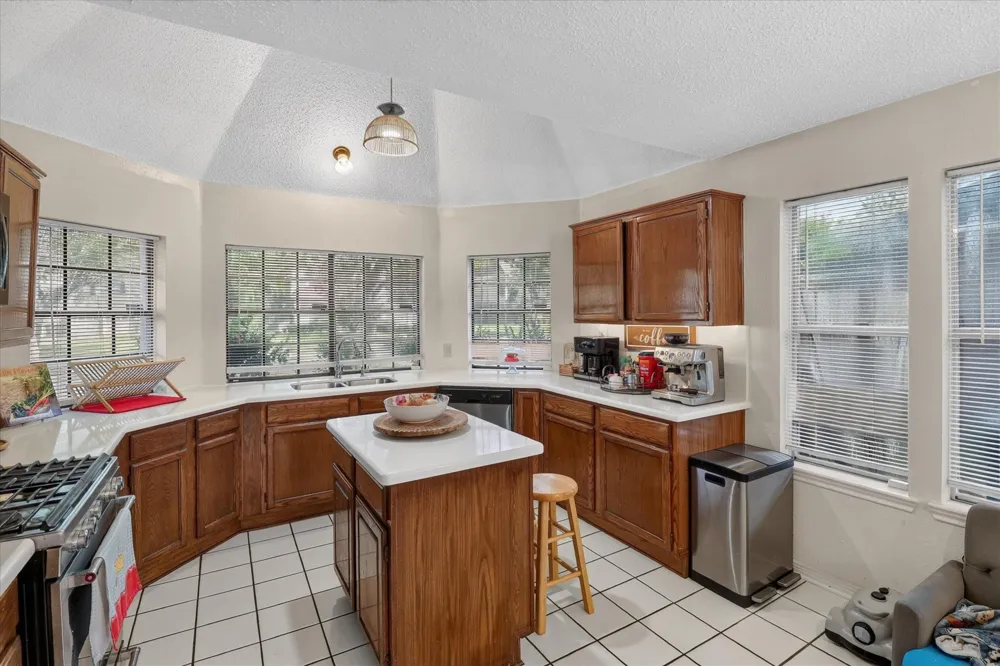 4614 Sunshine Drive Sugar Land, TX 77479