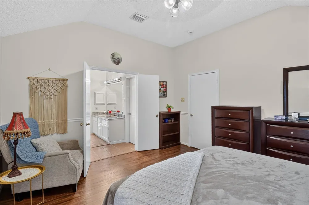 4614 Sunshine Drive Sugar Land, TX 77479