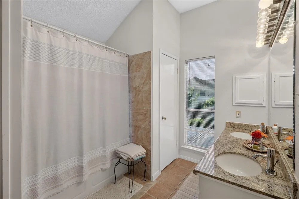 4614 Sunshine Drive Sugar Land, TX 77479