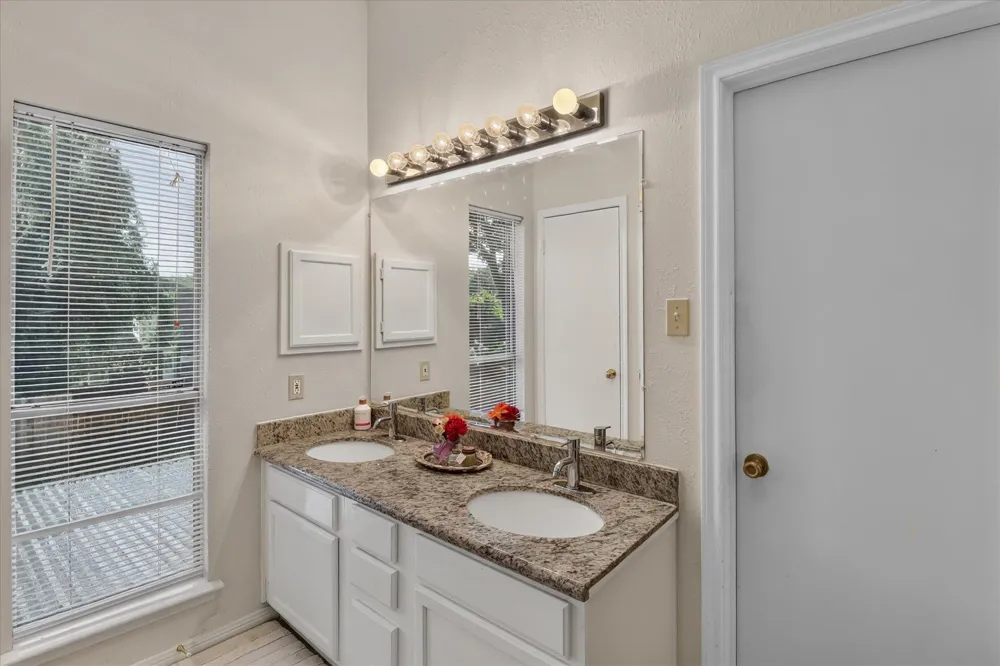 4614 Sunshine Drive Sugar Land, TX 77479