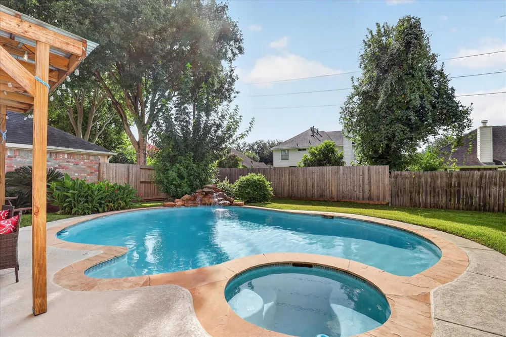 4614 Sunshine Drive Sugar Land, TX 77479