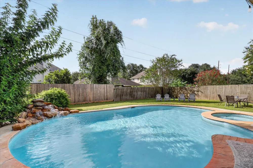 4614 Sunshine Drive Sugar Land, TX 77479
