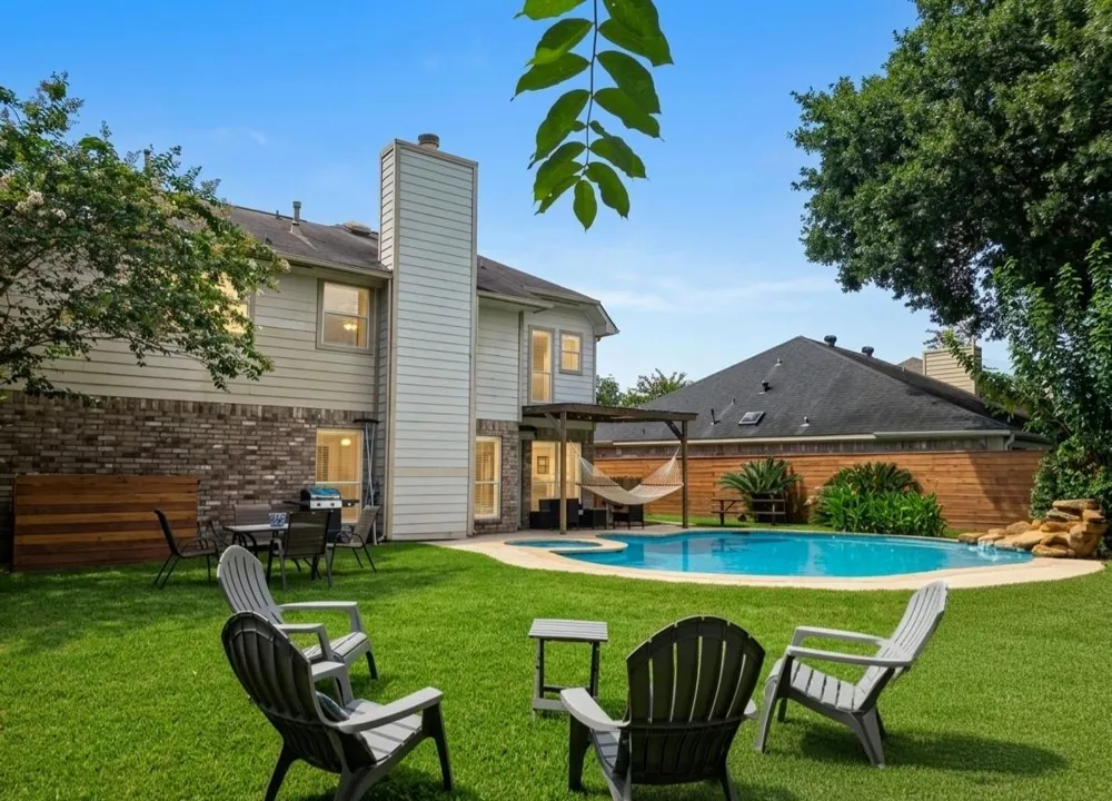 4614 Sunshine Drive Sugar Land, TX 77479