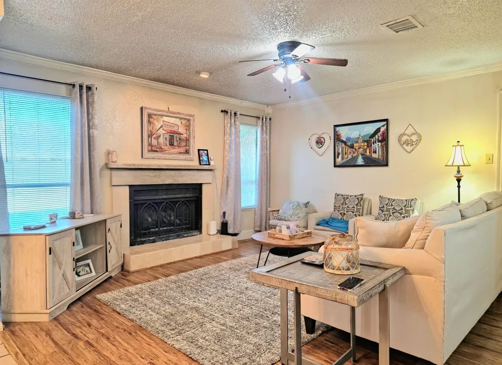 4614 Sunshine Drive Sugar Land, TX 77479