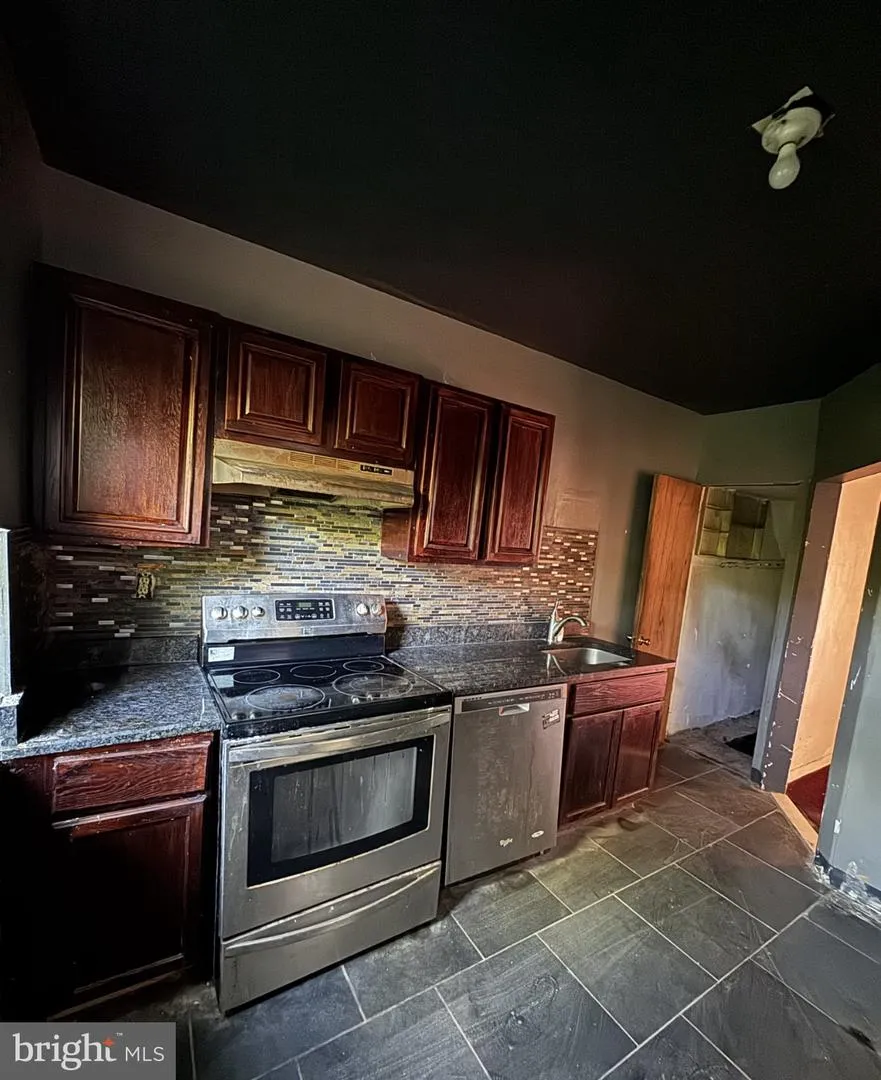5747 BEECHWOOD STREET Philadelphia, PA 19138