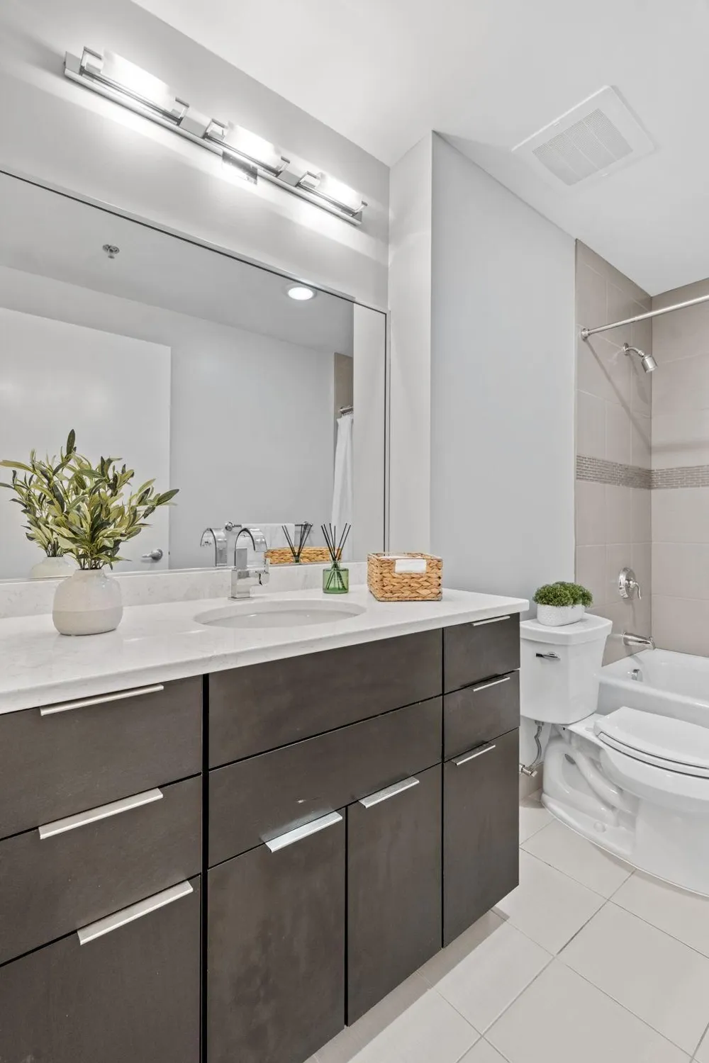 1120 S 2nd Street #512 Minneapolis, MN 55415