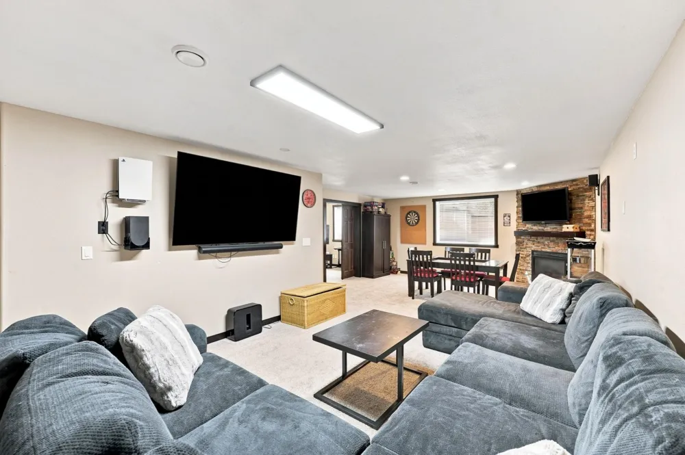 730 36th Avenue W West Fargo, ND 58078