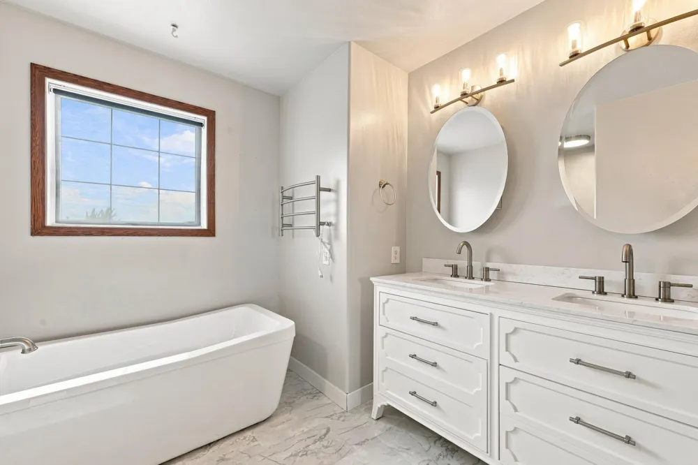 730 36th Avenue W West Fargo, ND 58078