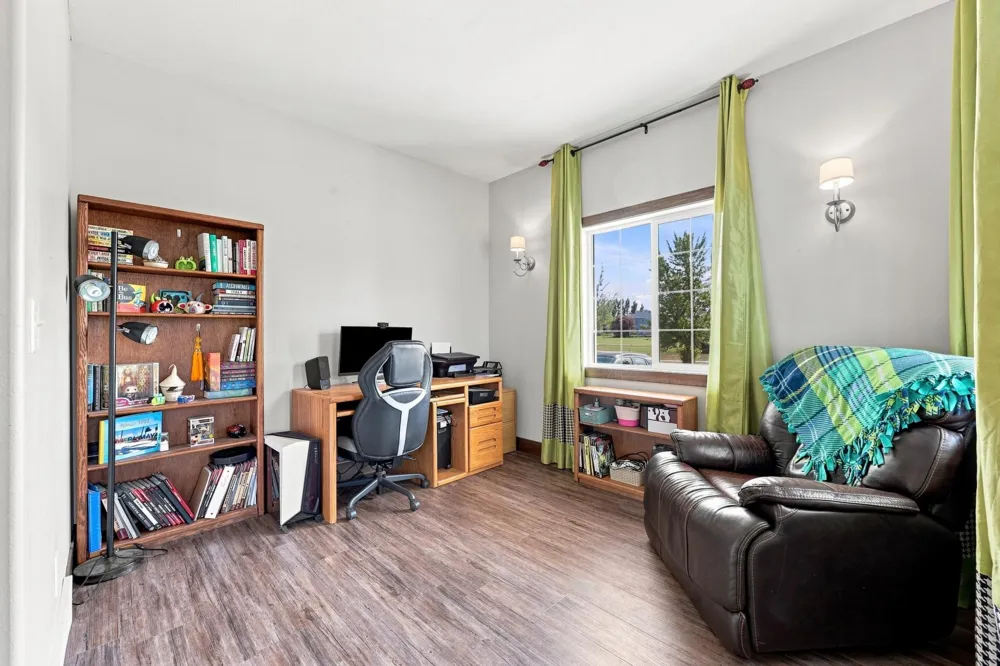730 36th Avenue W West Fargo, ND 58078