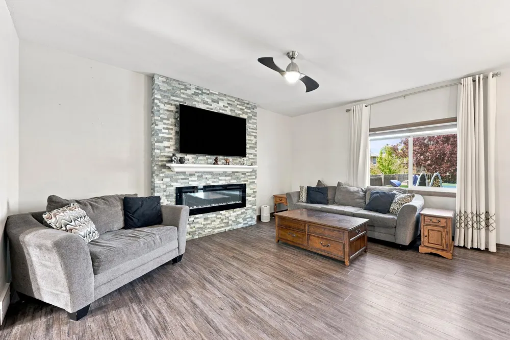 730 36th Avenue W West Fargo, ND 58078