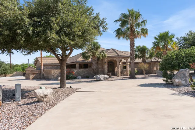 103 The Oak Del Rio, TX 78840