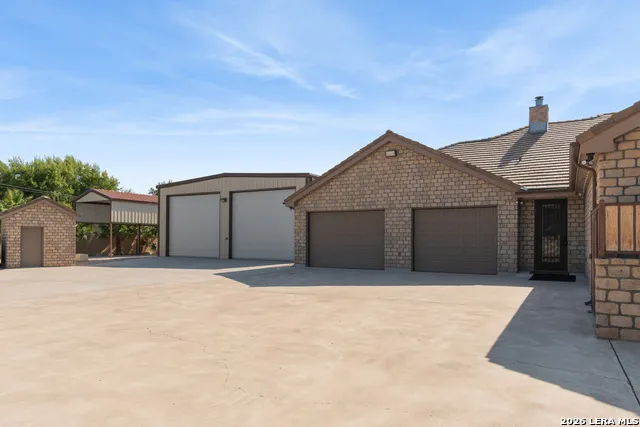 103 The Oak Del Rio, TX 78840