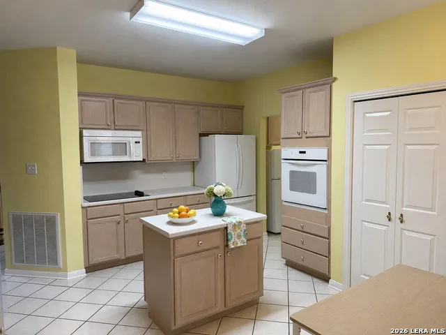 6106 VANCE JACKSON RD #79 San Antonio, TX 78230