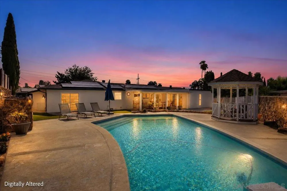 2073 Ginny Ln Escondido, CA 92025