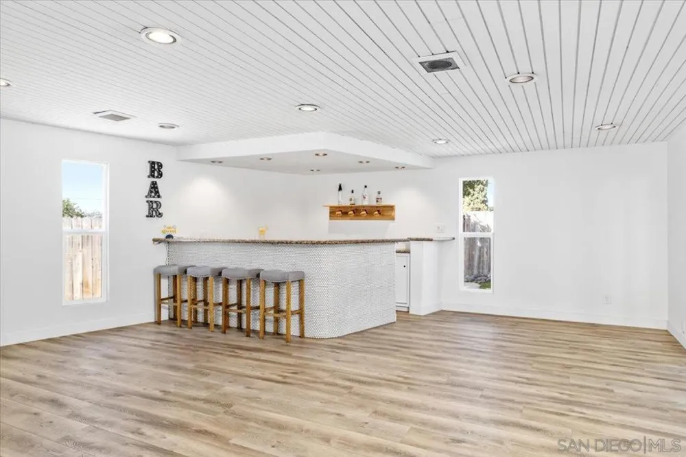 2073 Ginny Ln Escondido, CA 92025